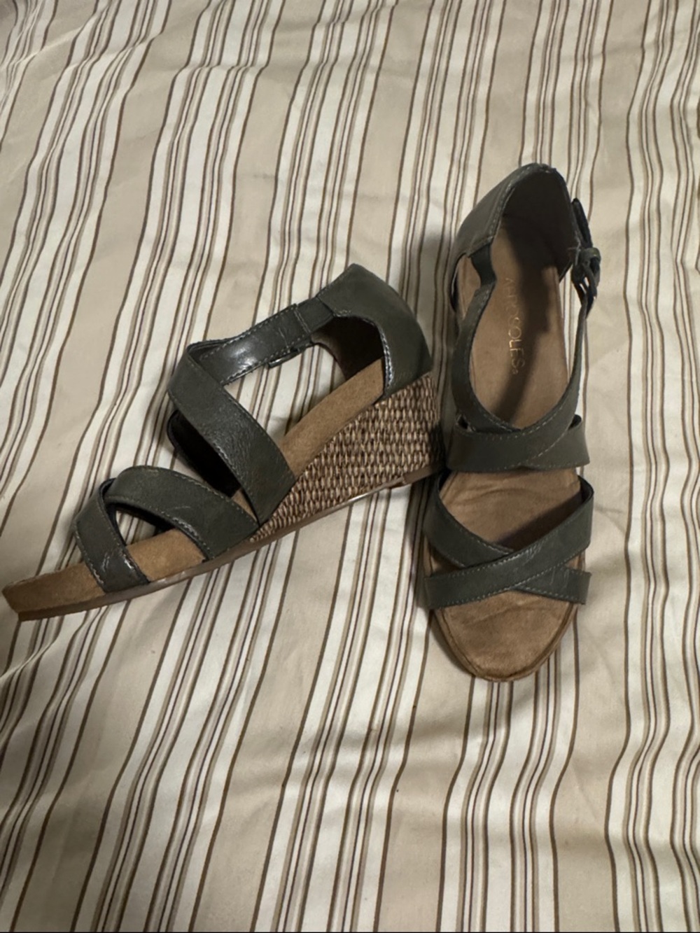 Aerosoles plush up Women's Strappy Wedge Sandals in Olive Green si